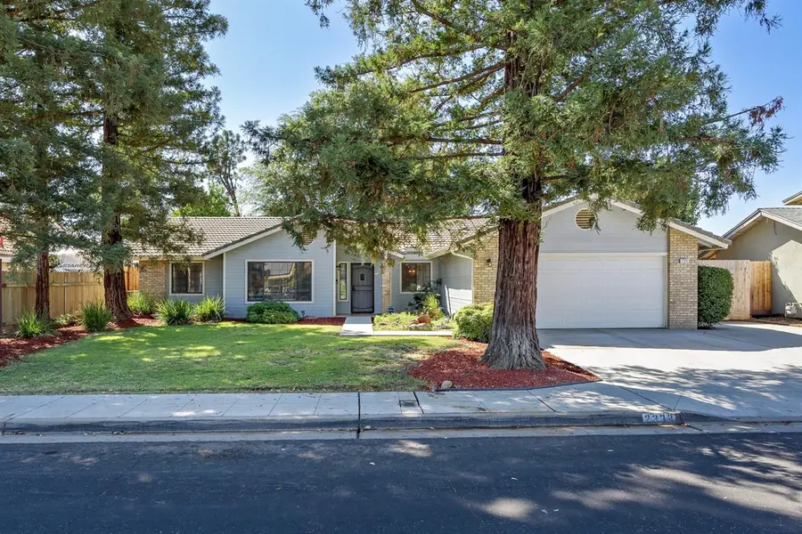 2332 Stuart Avenue, Clovis, CA 93611 - #2