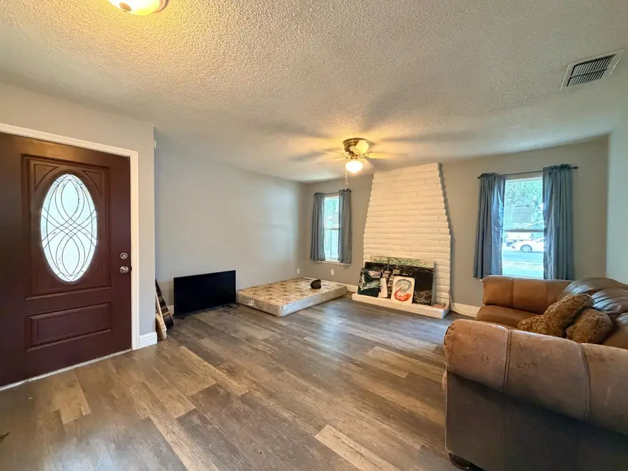 959 Harvard Avenue, Clovis, CA 93612 - #3