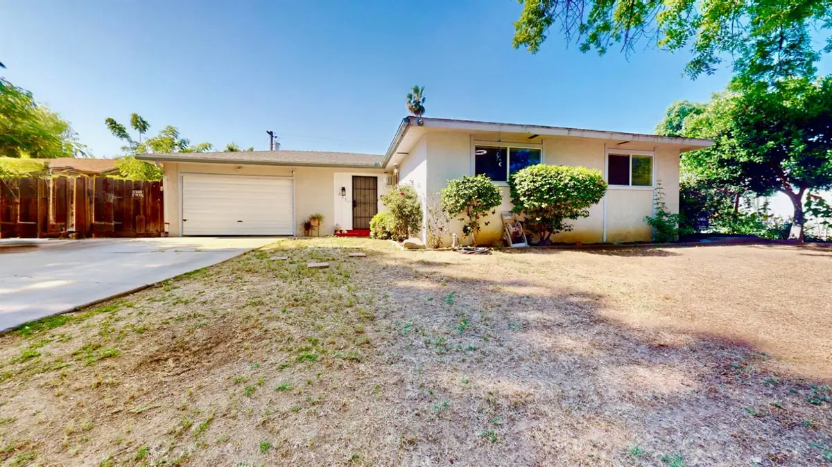 2211 W Garland Avenue, Fresno, CA 93705 - #1