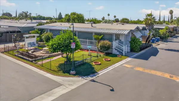 2373 S Chestnut Ave #67, Fresno, CA 93725