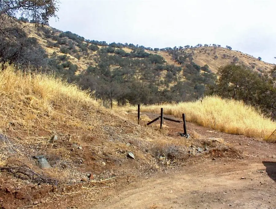 38 Recter Lane, Yokuts Valley, CA 93675 - #2