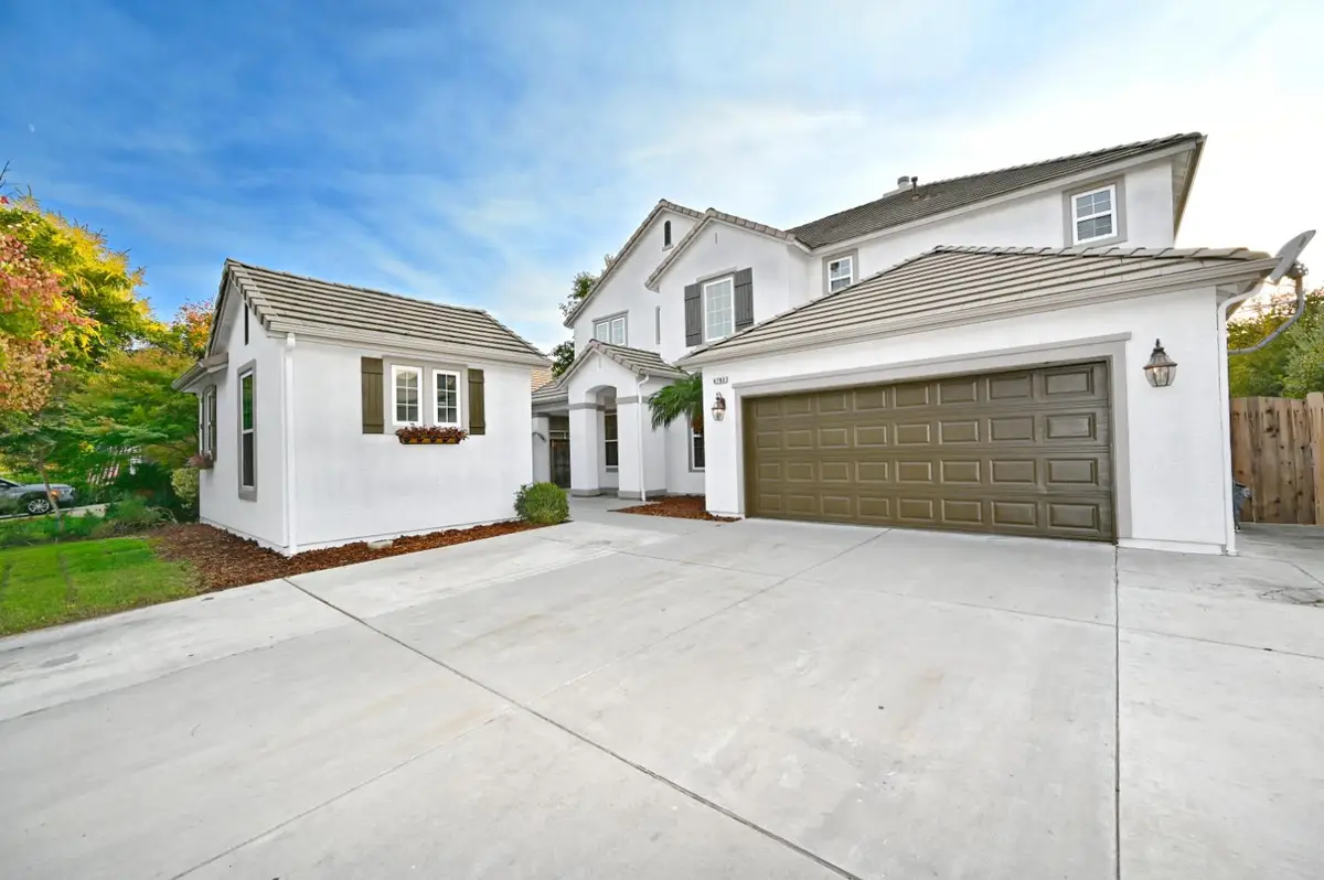 4793 N Emerald Peak Drive, Clovis, CA 93619 - #1
