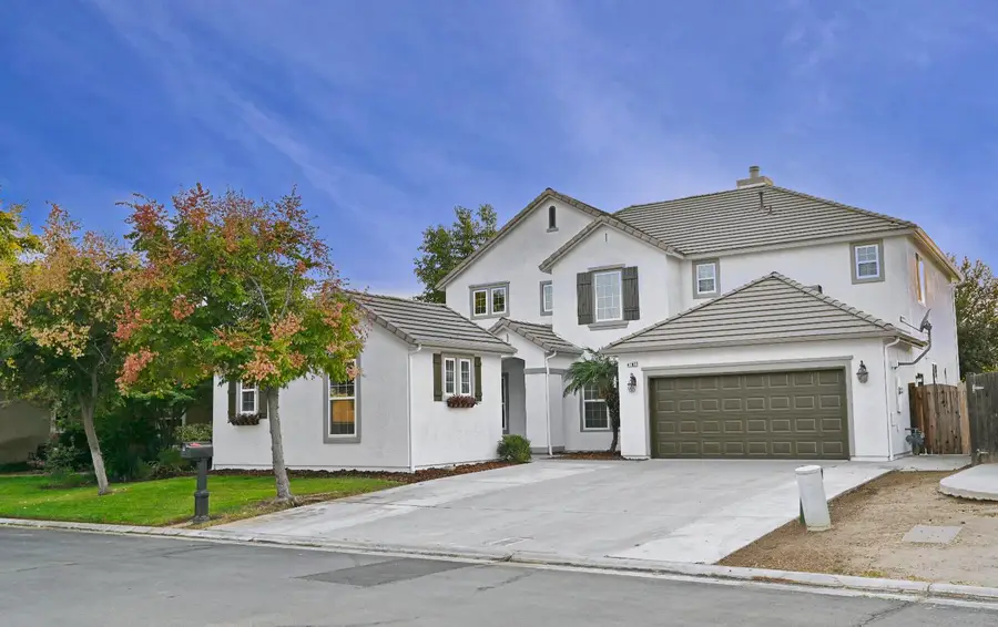4793 N Emerald Peak Drive, Clovis, CA 93619 - #2