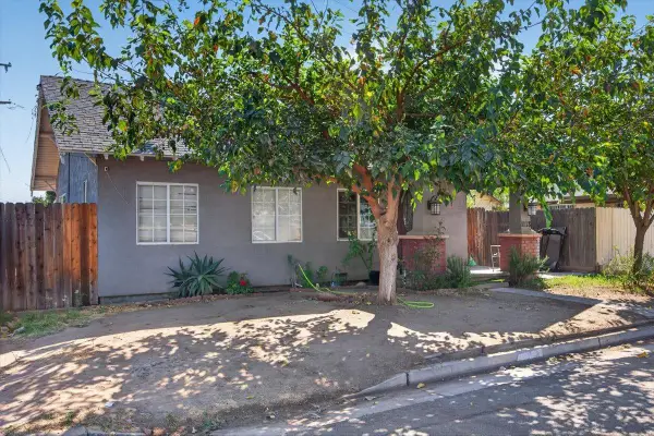 1118 N Augusta Street, Fresno, CA 93701