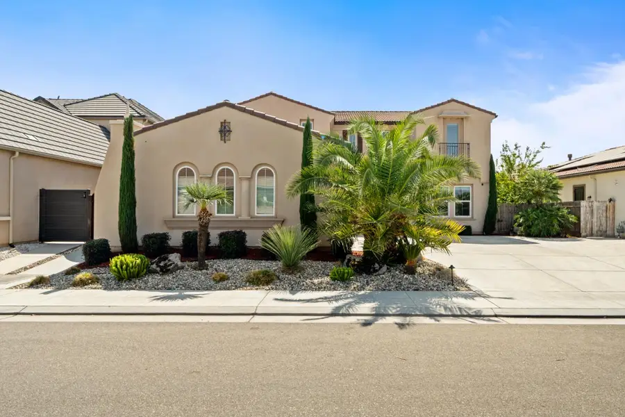3234 Quincy Avenue, Clovis, CA 93619 - #2