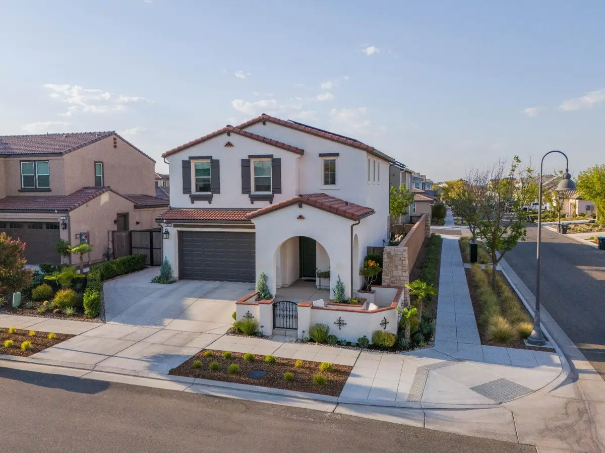 748 Ridgebank Avenue, Madera, CA 93636 - #1