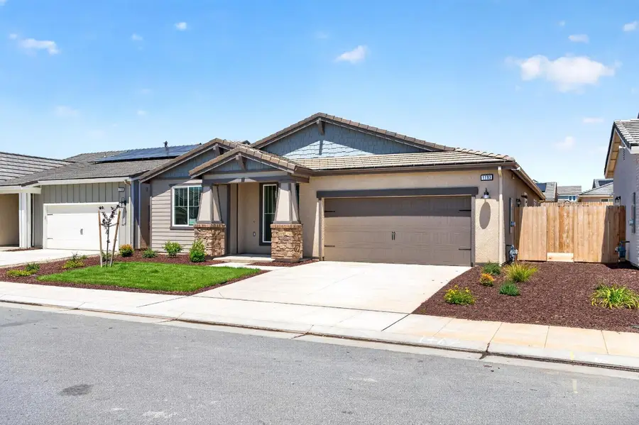 1193 Magnolia Court W, Madera, CA 93636 - #2