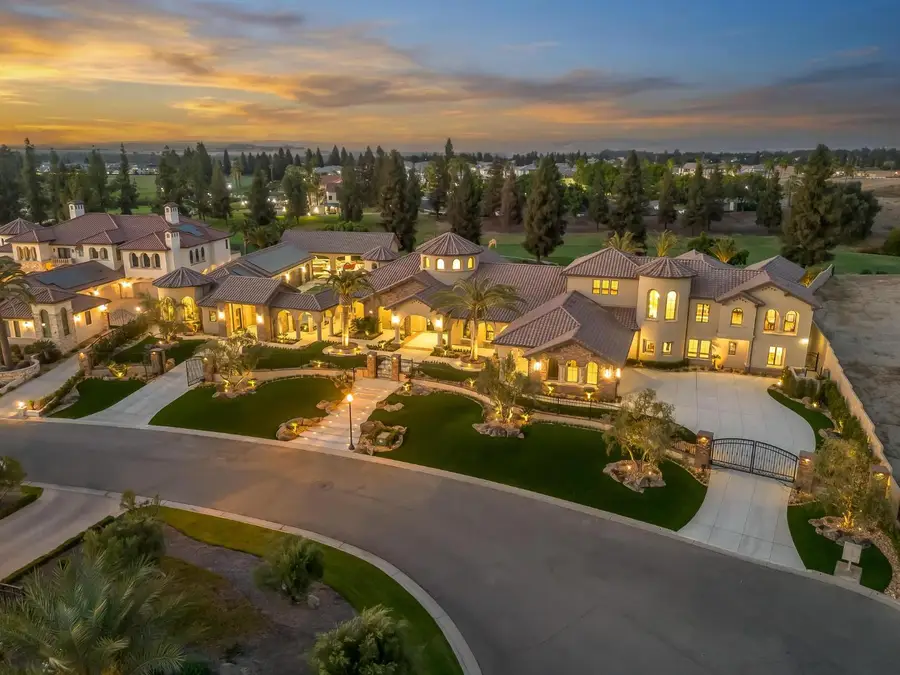 Address Withheld By Seller, Fresno, CA 93730 - #2
