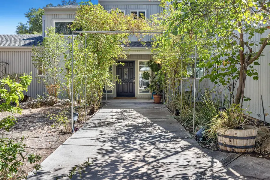 4606 N Kittyhawk Avenue, Sanger, CA 93657 - #2