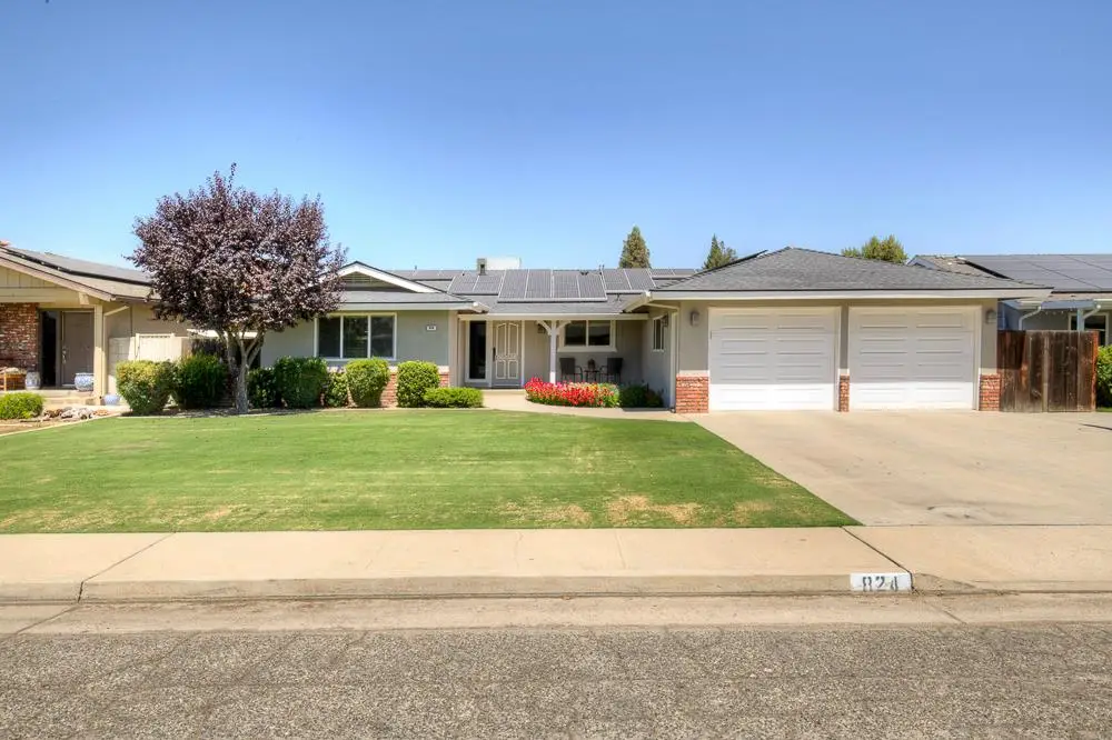 824 W Herbert Avenue, Reedley, CA 93654 - #1