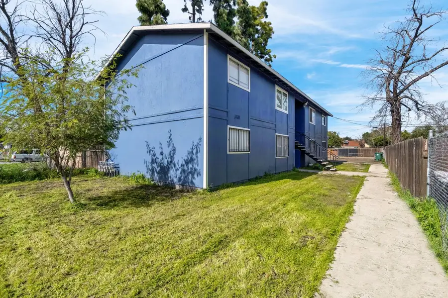 2311 E White Avenue, Fresno, CA 93701 - #2