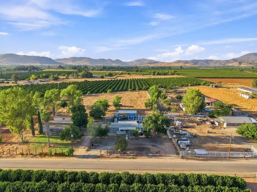 23144 Clayton Avenue, Reedley, CA 93654 - #2