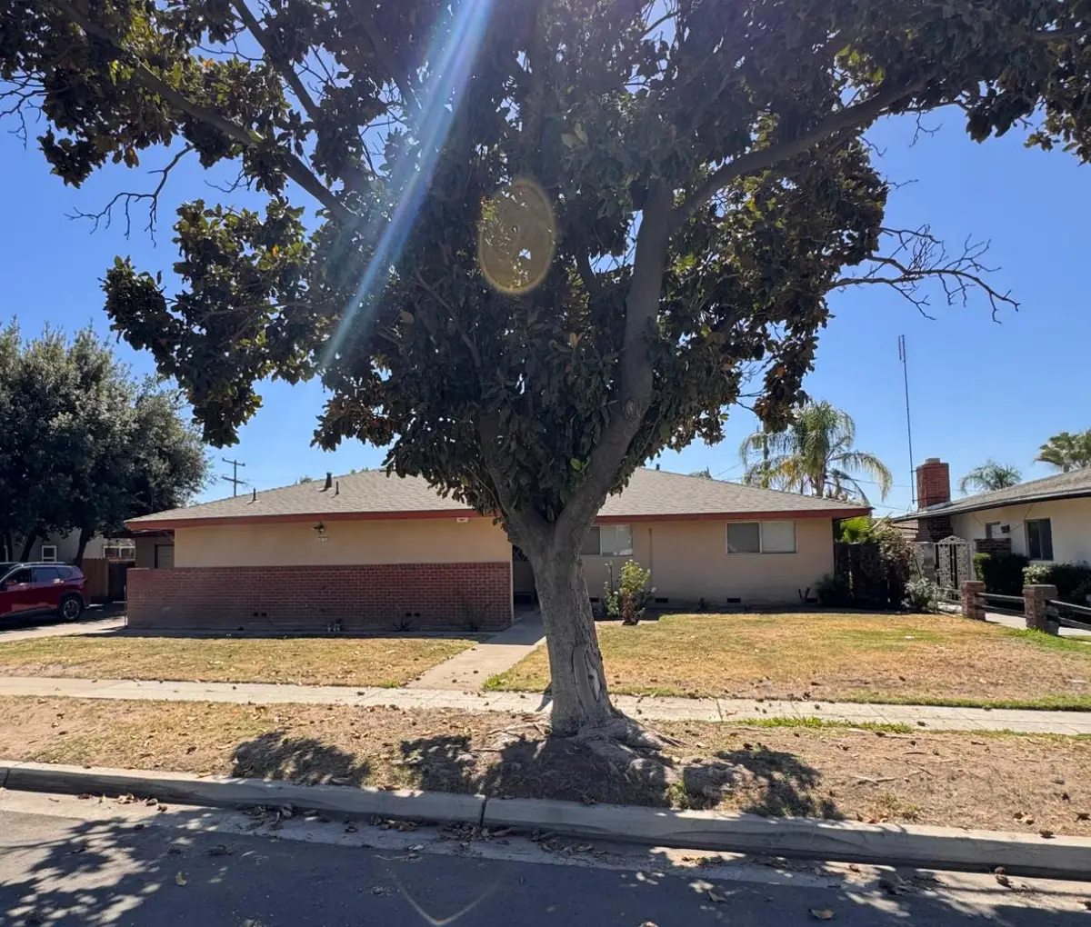 1831 W Simpson Avenue, Fresno, CA 93705 - #1