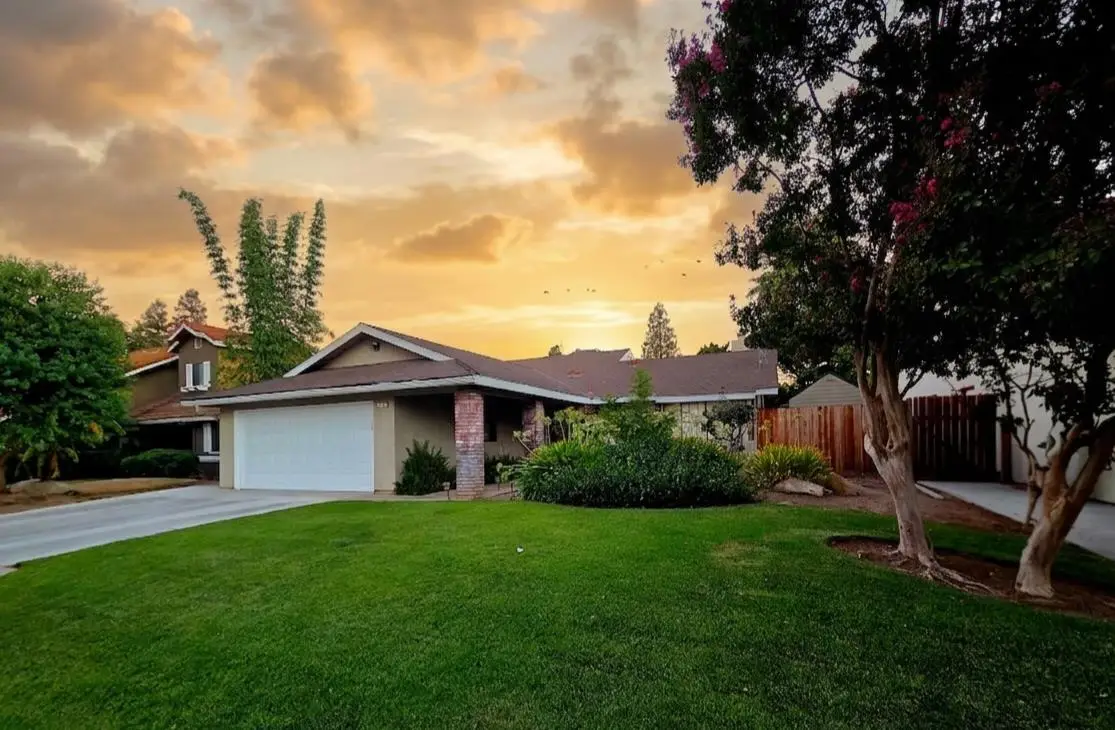 2103 E Fallbrook Avenue, Fresno, CA 93720 - #1