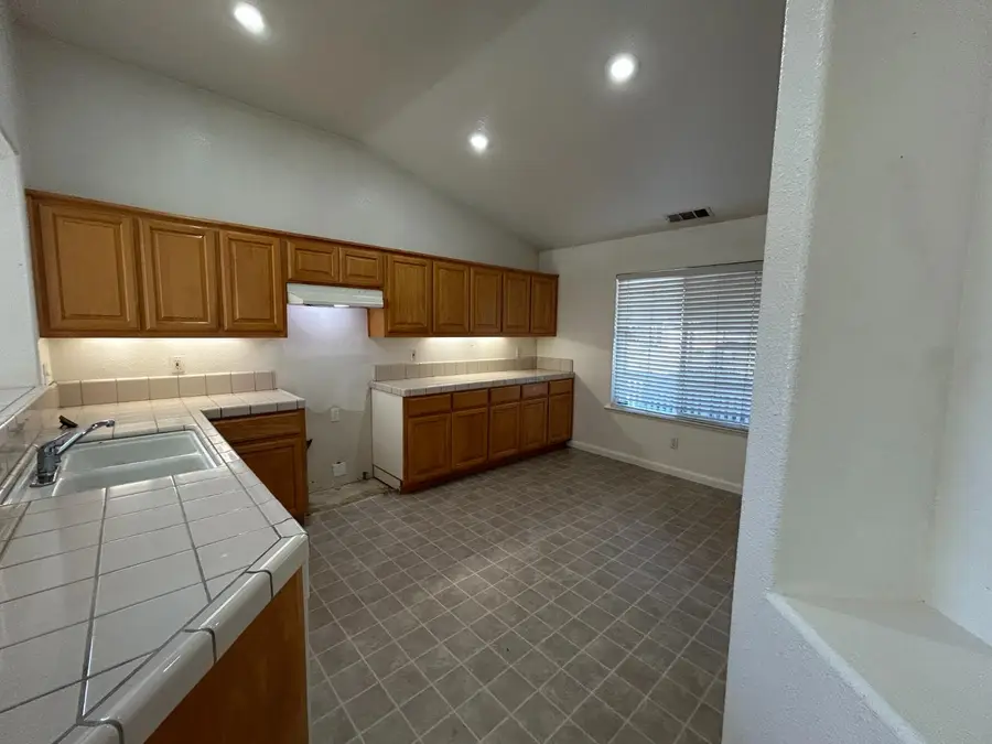 3661 Swan, Merced, CA 95340 - #3
