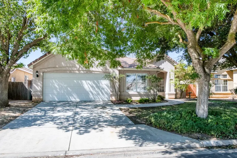 7717 N Ivanhoe Avenue, Fresno, CA 93722 - #2