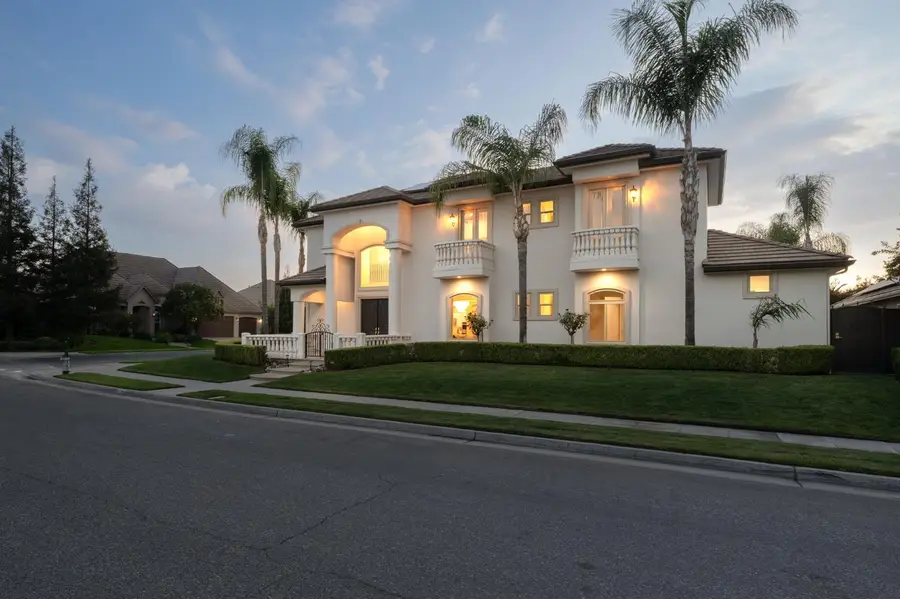 10743 N Baird Avenue, Fresno, CA 93730 - #2