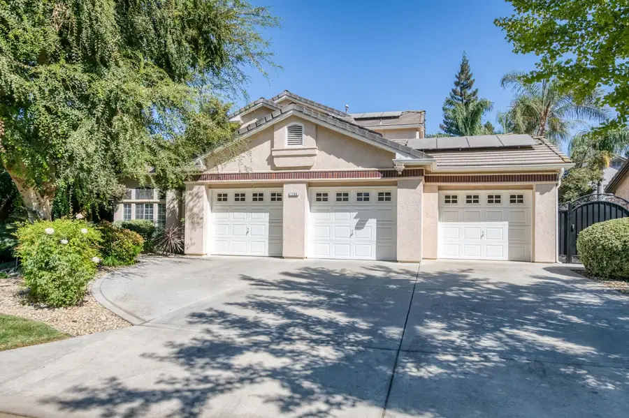 7280 N Cecelia Avenue, Fresno, CA 93722 - #2