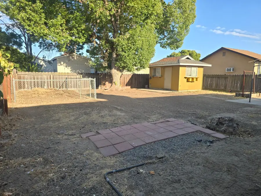 530 Locust Avenue, Manteca, CA 95337 - #2
