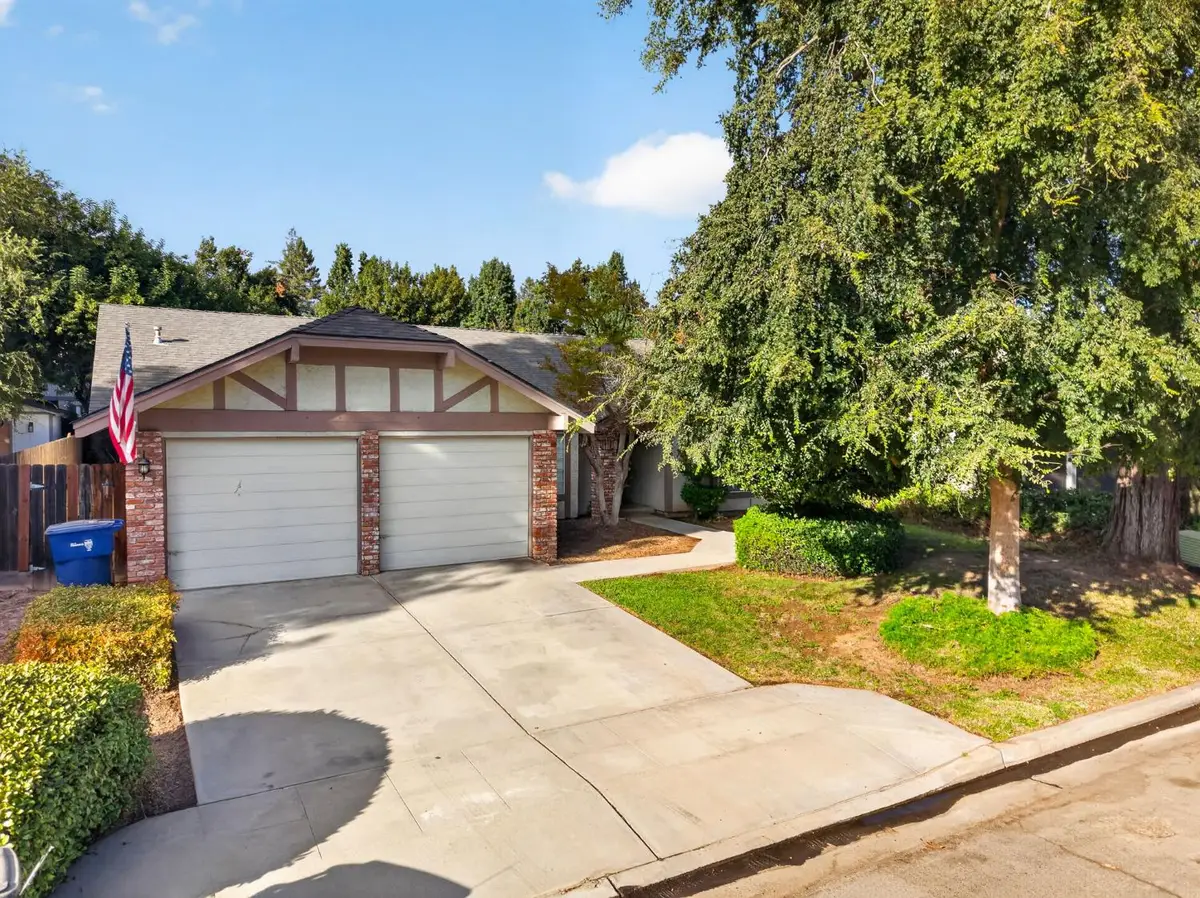 1554 E Utah Avenue, Fresno, CA 93720 - #1