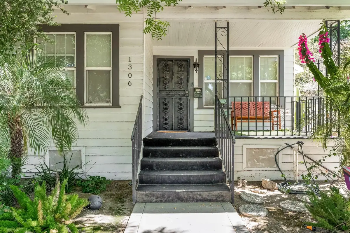 1306 N Roosevelt Avenue, Fresno, CA 93728 - #1