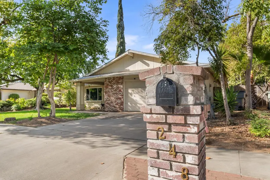 248 W Palo Alto Avenue, Fresno, CA 93704 - #3