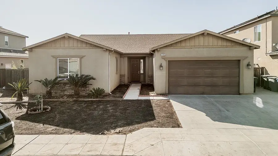 3765 N Pearwood Avenue, Fresno, CA 93727 - #2