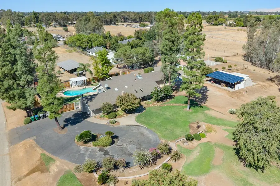 5667 Amber Avenue, Clovis, CA 93619 - #2