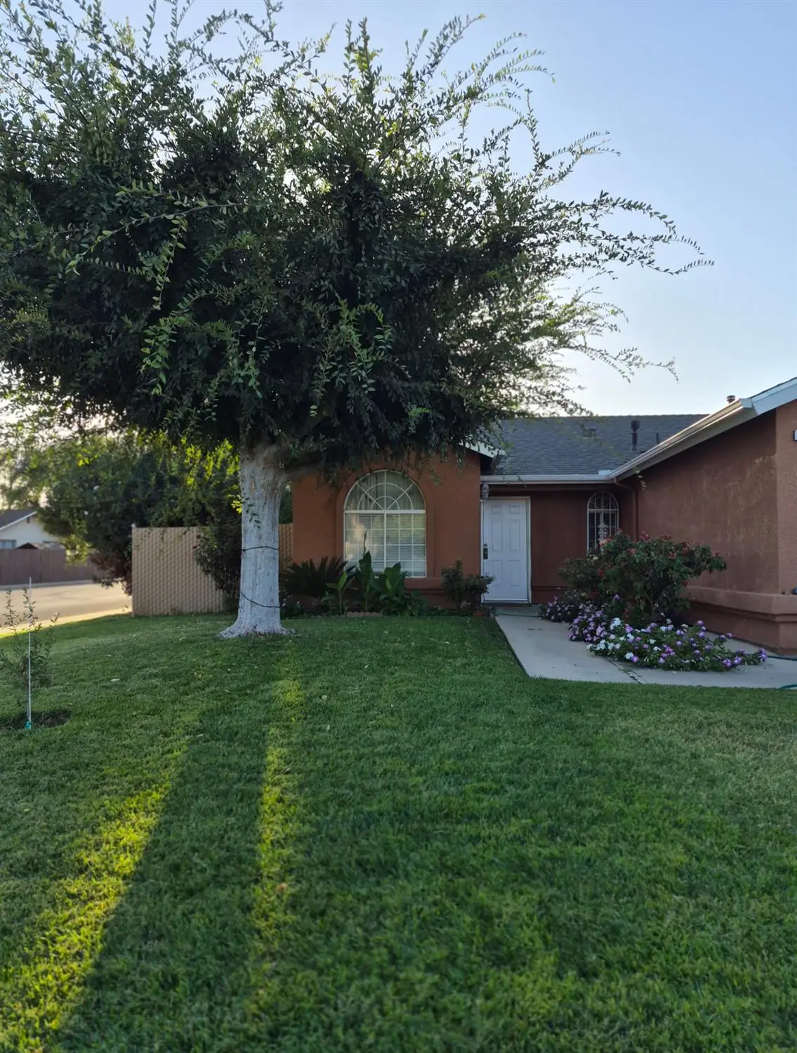 1309 N Fisher Avenue, Reedley, CA 93654 - #1