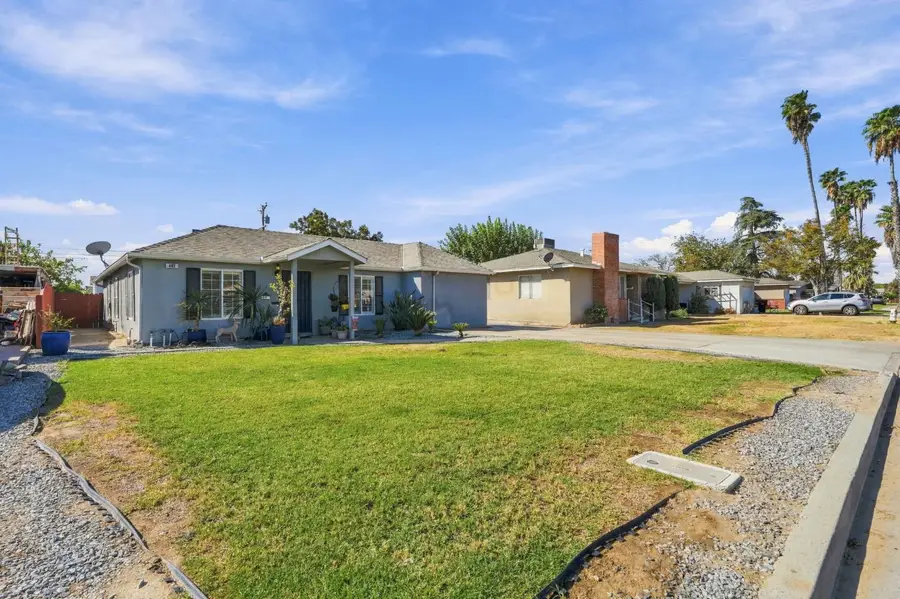 403 E Elm Street, Hanford, CA 93230 - #3