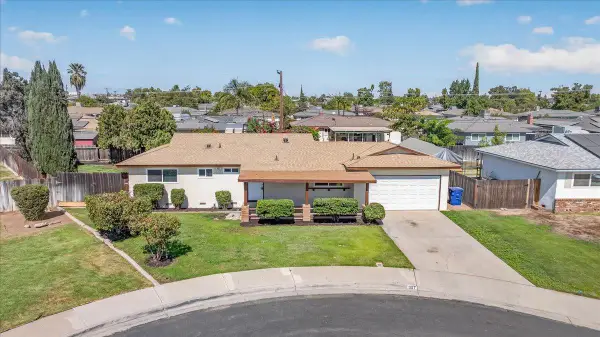 957 W Pico, Clovis, CA 93612
