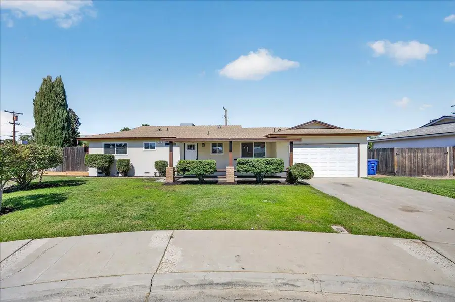 957 W Pico, Clovis, CA 93612 - #2