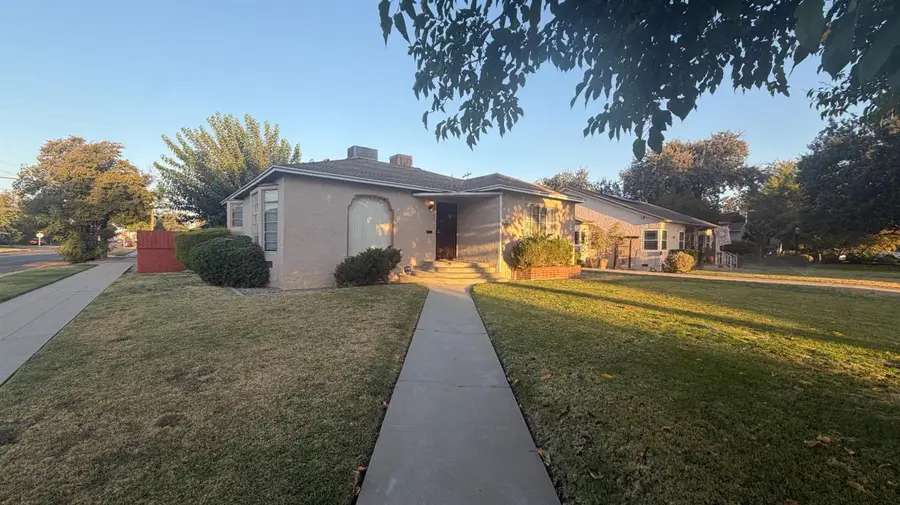 1405 N Vagedes Avenue, Fresno, CA 93728 - #2