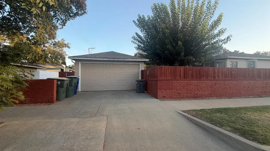 1405 N Vagedes Avenue, Fresno, CA 93728 - #3