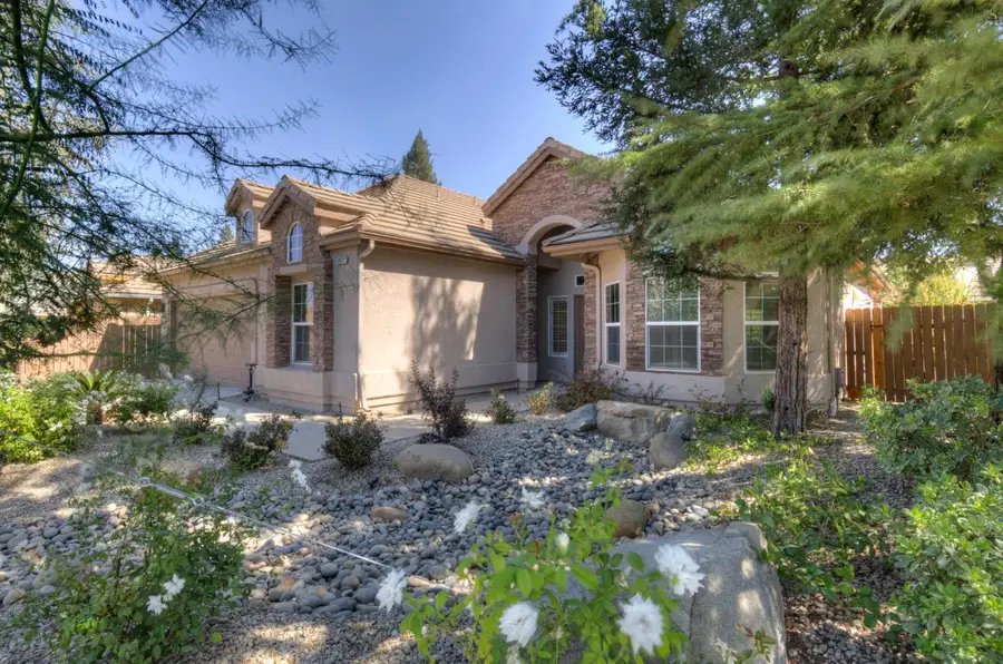 10622 N Spanish Bay Drive, Fresno, CA 93730 - #2