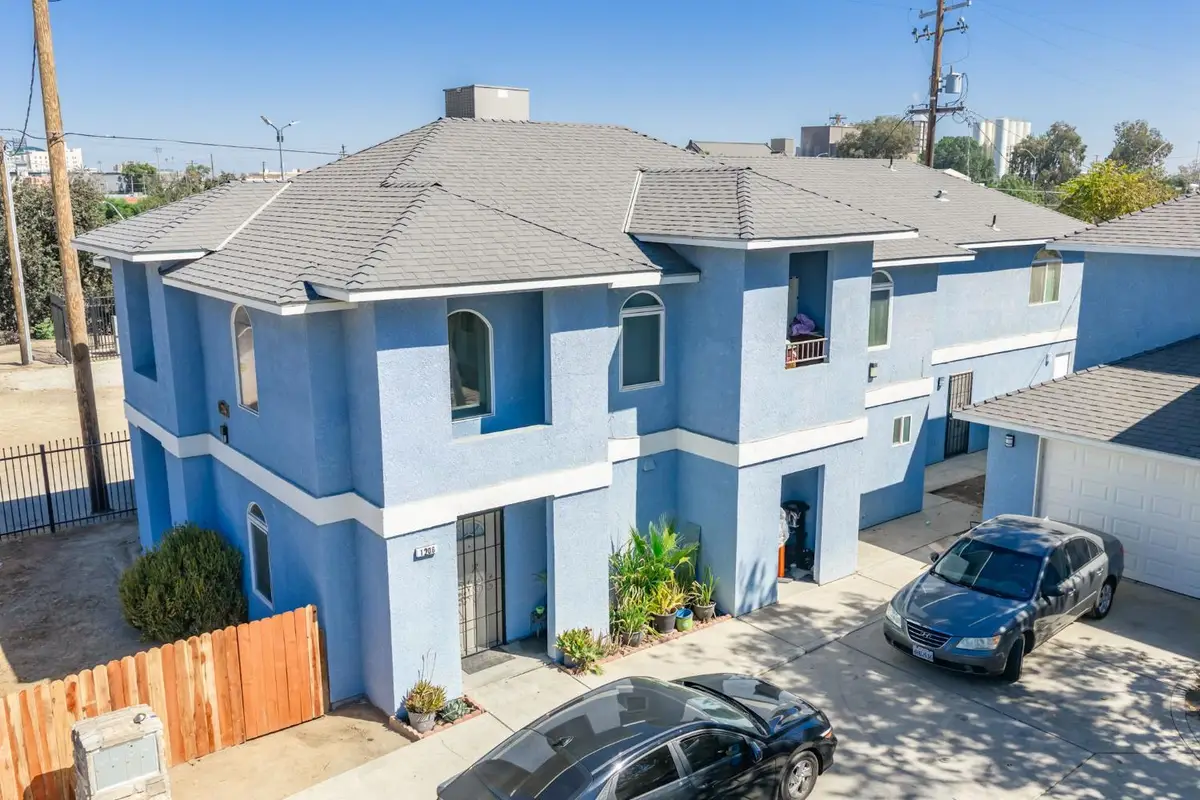 1206 Tulare, Fresno, CA 93706 - #1