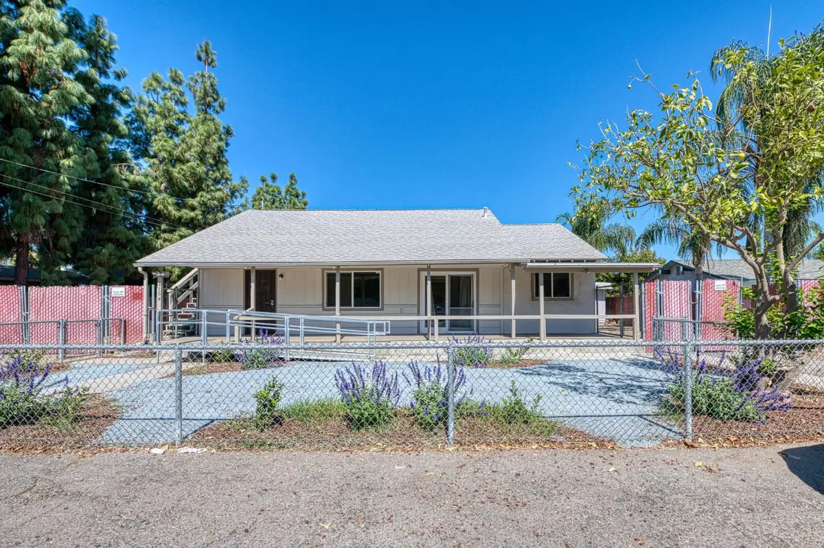 2146 W Dudley Avenue, Fresno, CA 93728 - #1