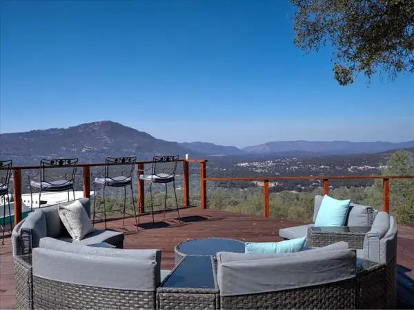 51571 Coyote Ridge Rd, Oakhurst, CA 93644