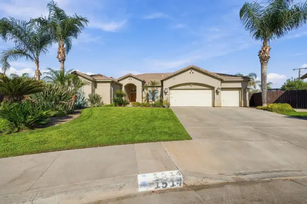 1514 W Claridge Court, Hanford, CA 93230