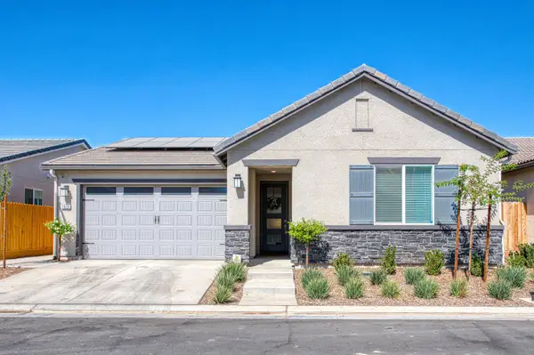 1523 Bloom Lane, Clovis, CA 93619