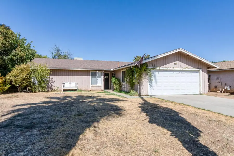 956 Church Avenue, Sanger, CA 93657 - #3