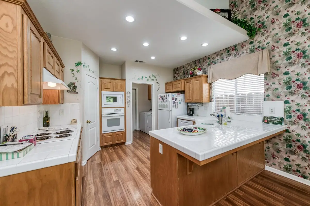 2560 E El Paso Avenue, Fresno, CA 93720 - #1