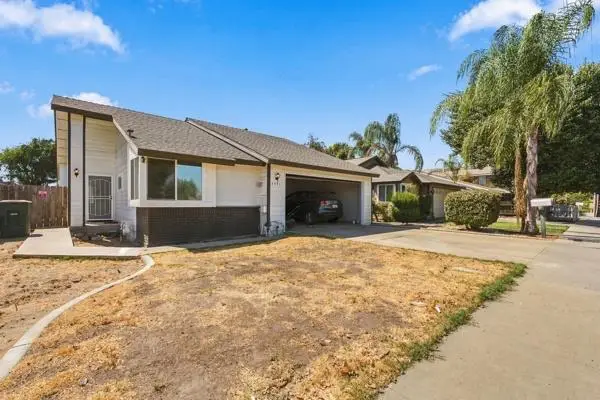 4331 Myrtle Avenue W, Visalia, CA 93277 - #3