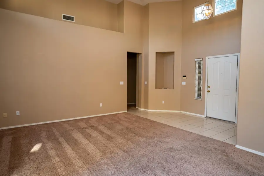 5995 W Chennault Avenue, Fresno, CA 93722 - #2
