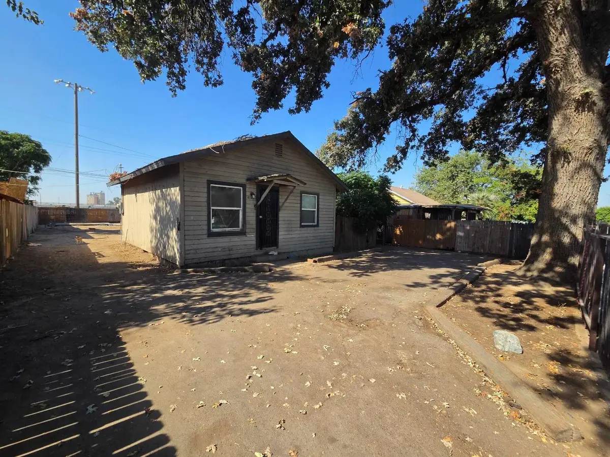 4130 E Mason Avenue, Fresno, CA 93725 - #1