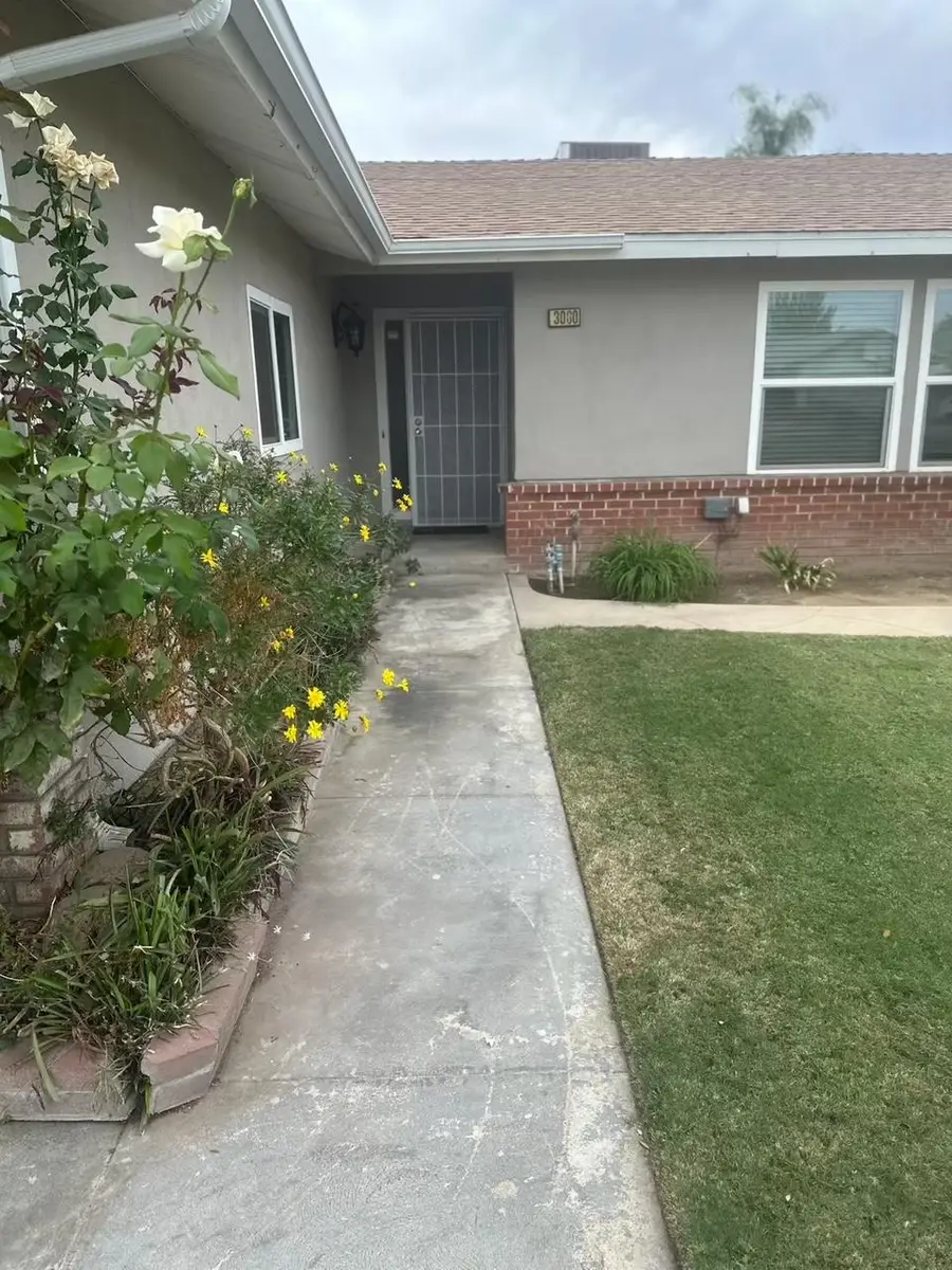 3060 Sylmar Avenue, Clovis, CA 93612 - #2
