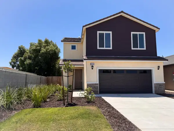 454 W Windsor Avenue, Clovis, CA 93612