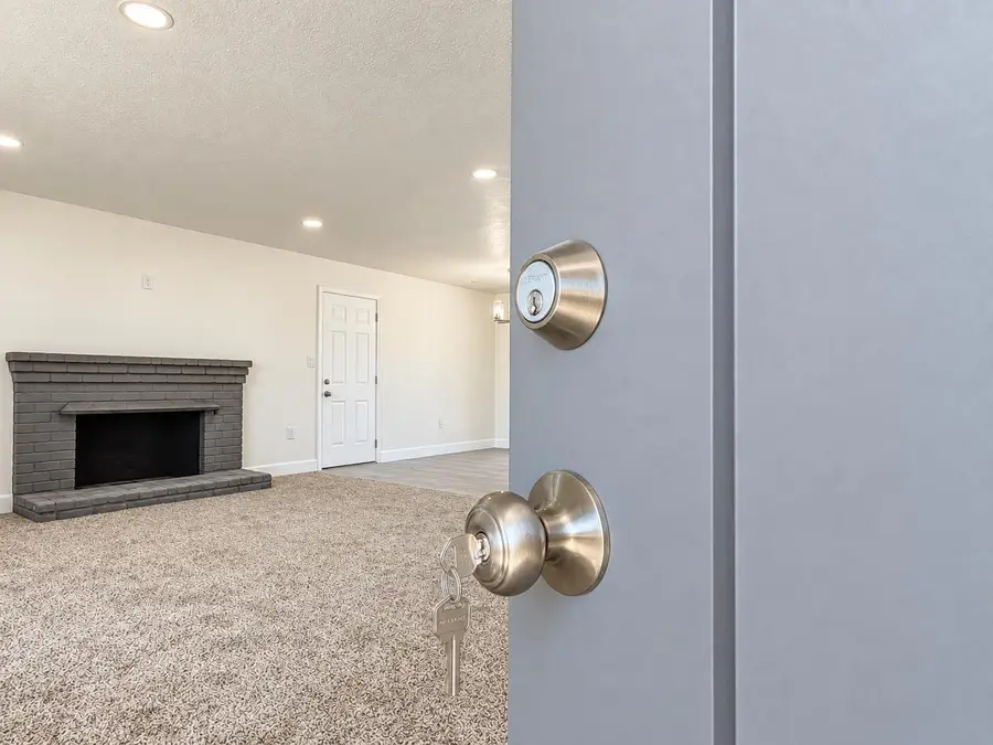22165 W Oregon Avenue, San Joaquin, CA 93660 - #2