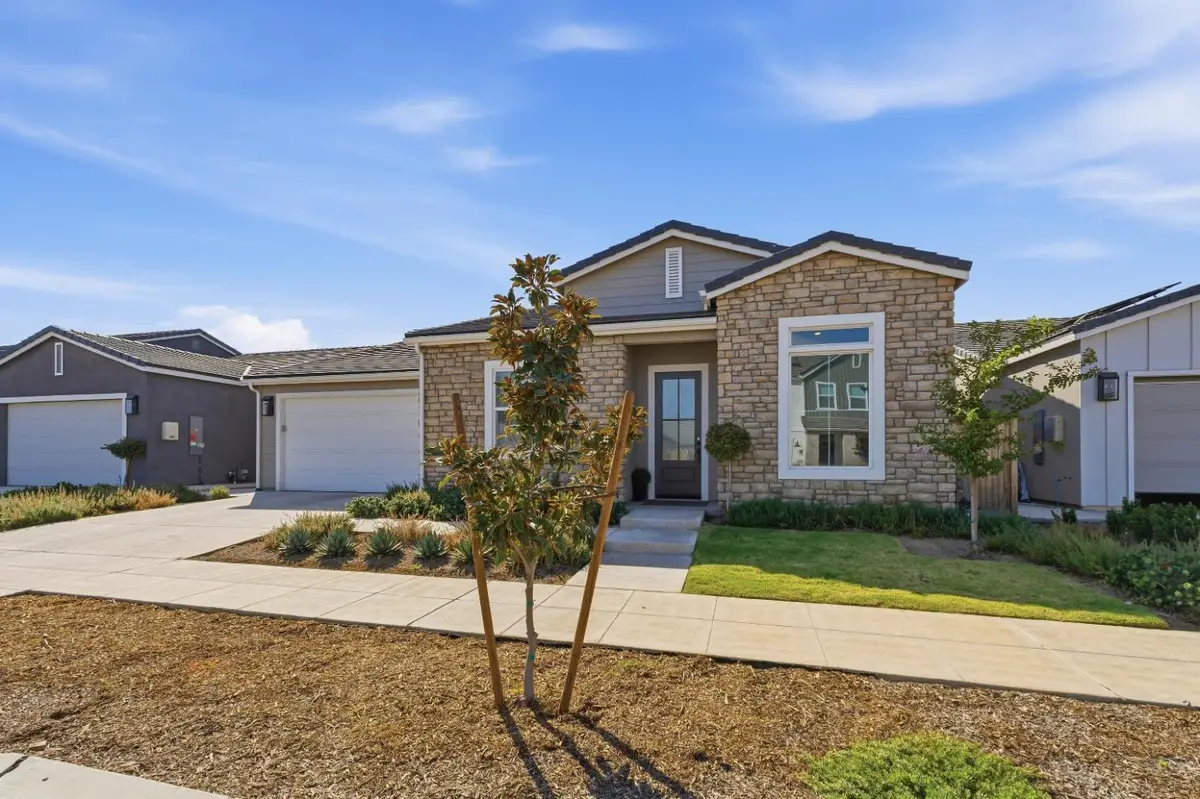 2232 N Russell Avenue, Clovis, CA 93619 - #1