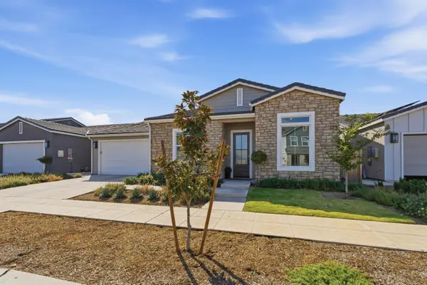 2232 N Russell Avenue, Clovis, CA 93619